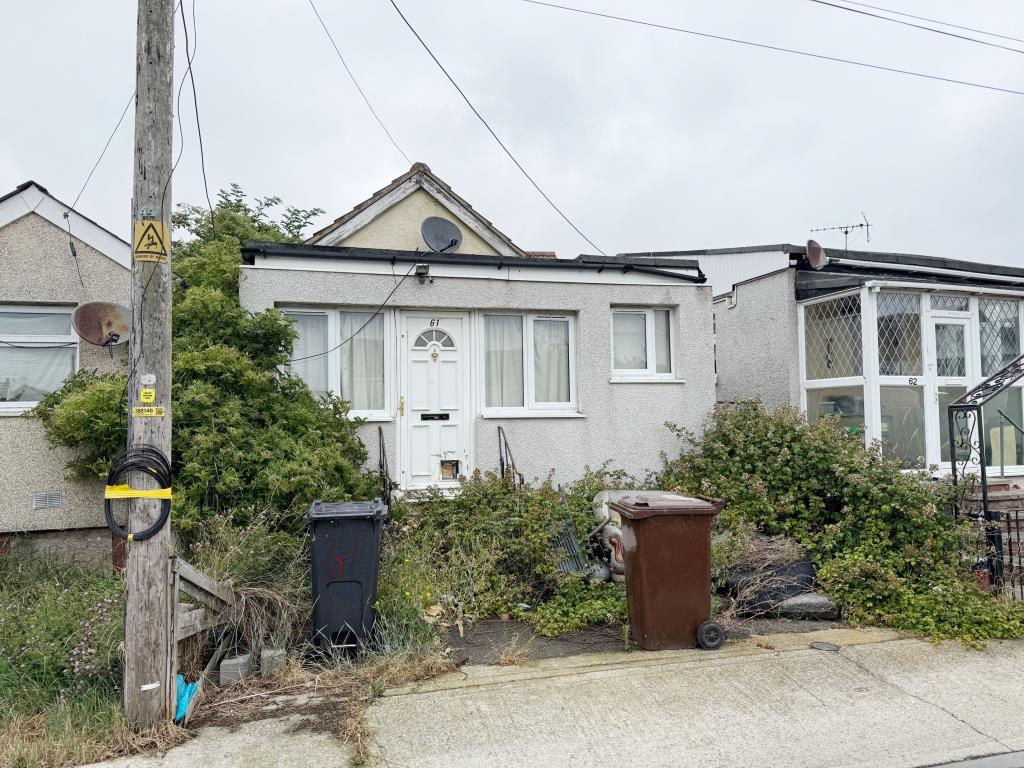 Lot: 114 - VACANT TWO-BEDROOM DETACHED CHALET - Front elevation